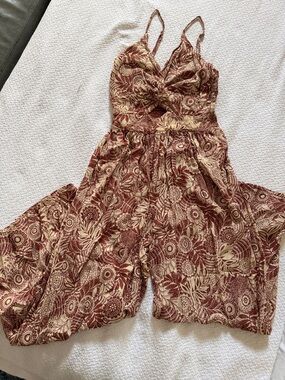 Floral Twist-Front key hole Jumpsuit in Rust and Cream